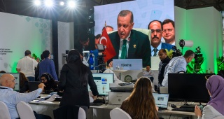 Katar'da Olağanüstü Zirve: İsrail Saldırıları Kınandı