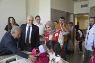 Kayseri Şehir Hastanesi’nde Uzun Süreli Tedavi Gören Çocuklara Kırtasiye Desteği