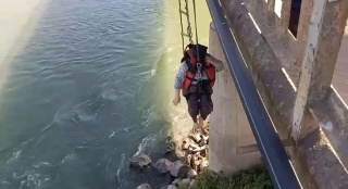 Kelkit Çayı'nda Dram: Mahsur Kalan Kadın Kurtarıldı