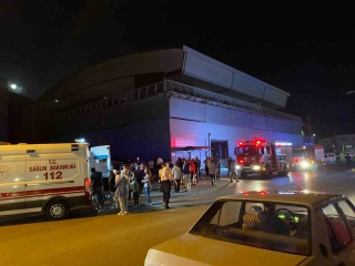 Kocaeli'de Düğün Salonunda Yangın Panik Yaratıyor