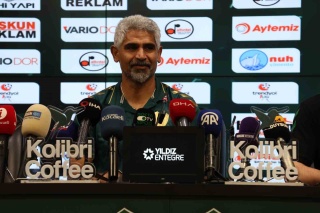 Kocaelispor Teknik Direktörü İsmet Taşdemir Şampiyonluktan Sonra Veda Etti