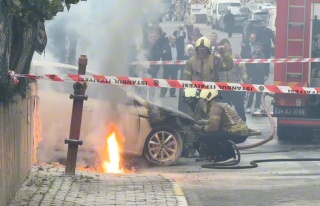 Küçükçekmece'de Elektrik Kabloları Patladı: Korku Dolu Anlar