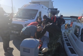 Kuşadası'nda Yaralı Şahıs Sahil Güvenlik Tarafından Kurtarıldı