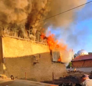 Kütahya'da Ahşap Evi Kül Eden Yangın