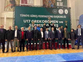 Kütahya'da düzenlenen U17 Güreş Türkiye Grup Müsabakaları