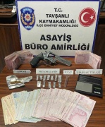 Kütahya'da Operasyon: Uyuşturucu Ticareti Yapan Şahıs Tutuklandı