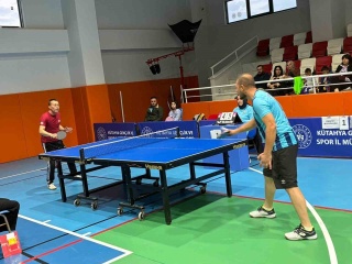 Kütahya'da Spor ve Dostluk Rüzgarı: Kamu Spor Oyunları