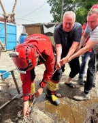 Kuyuya Düşen Kuzuyu İtfaiye Kurtardı