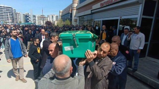 Manisa Merkezefendi Devlet Hastanesi'nde Sevilen Görevli Murat Eker İçin Tören Düzenlendi