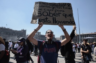 Meksika'da Artan Suç ve Yolsuzluğa Karşı Halk Ayakta