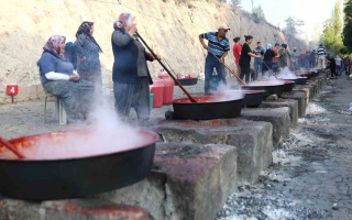Melikgazi'de Salça Kaynatma Coşkusu Başlıyor