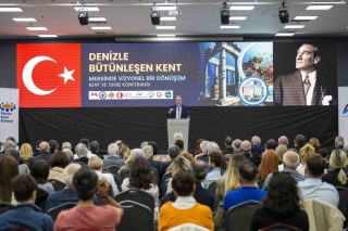 Mersin Belediye Başkanı Deniz Kirliliği ile Mücadele Ediyor