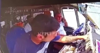 Minibüste Şaşırtıcı Hırsızlık Anı