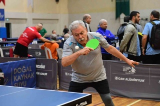 Bursa'da Veteran Masa Tenisi Turnuvası Coşkusu