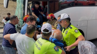 Otobüs ve Kamyon Çarpışması