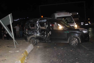 Salihli'de Kamyonet ve Kamyon Çarpışması: Bir Ölü, Sekiz Yaralı