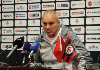 Şanlıurfaspor Teknik Direktörü Erkan Sözeri Küme Düşüşü Hakkında Konuştu