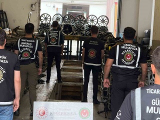Sarp Gümrüğünde Kaçak Lüks Yedek Parçalar Ele Geçirildi