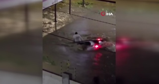 Sel Sularına Kapılan Sürücünün Mucizevi Kurtuluşu