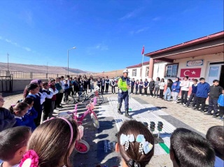 Selim'de Öğrencilere Verilen Detaylı Trafik Eğitimi