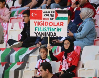 Sivasspor Taraftarlarından Gazze'ye Destek