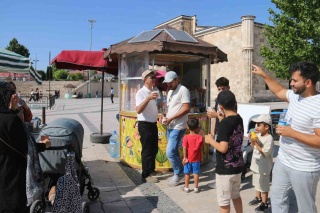 Sivas'ta Mısır Satıcılarının Güneş Enerjisi İle Aydınlanan Tezgahları
