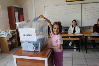 Sivas'ta Yerel Seçimlerde Heyecan: Muhtarlık İçin Yeniden Sandığa Gidildi