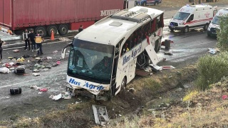 Sivas'ta Yolcu Otobüsü Kazasında Hayatını Kaybedenlerin Kimlikleri Belirlendi