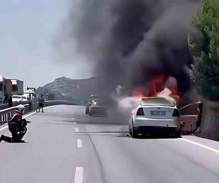 Söke'de Araç Yangını Korkuttu