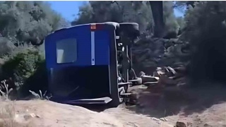 Söke'de Freni Tutmayan Minibüs Devrildi: 6 Yaralı