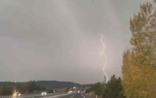 Tavşanlı'da Ceviz Büyüklüğünde Dolu Yağışı Şaşırttı