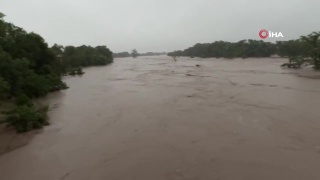 Texas'ta Kayıp Çocuklar ve Sel Felaketi