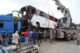Truva Turizm Yolcu Otobüsü Kazası: Ekipler Çalışmaları Başlattı