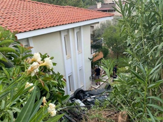 Turunç'taki Feci Kaza: Otomobil Bahçeye Uçtu