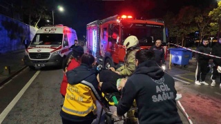 Üsküdar'da Kafa Kafaya Çarpışma: Tofaş Araç Hurdaya Döndü