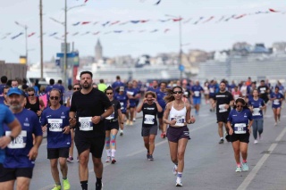 Üsküdar'da Koşu Heyecanı: İstanbul'u Koşuyorum