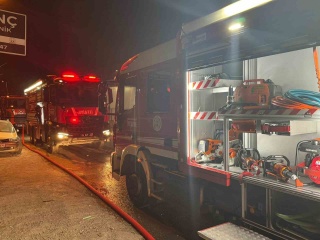 Yenimahalle'de Oto Tamirhanesinde Korkutan Yangın