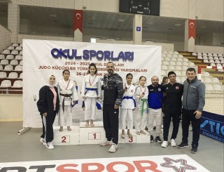 Yunusemre Belediyespor Sporcularından Başarı Dolu Nisan