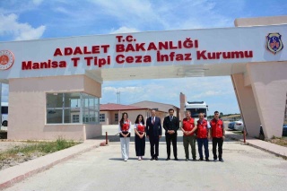 Yüzyıllık Geleneğin İzinde: Mahkumlara Tatlı İkramı