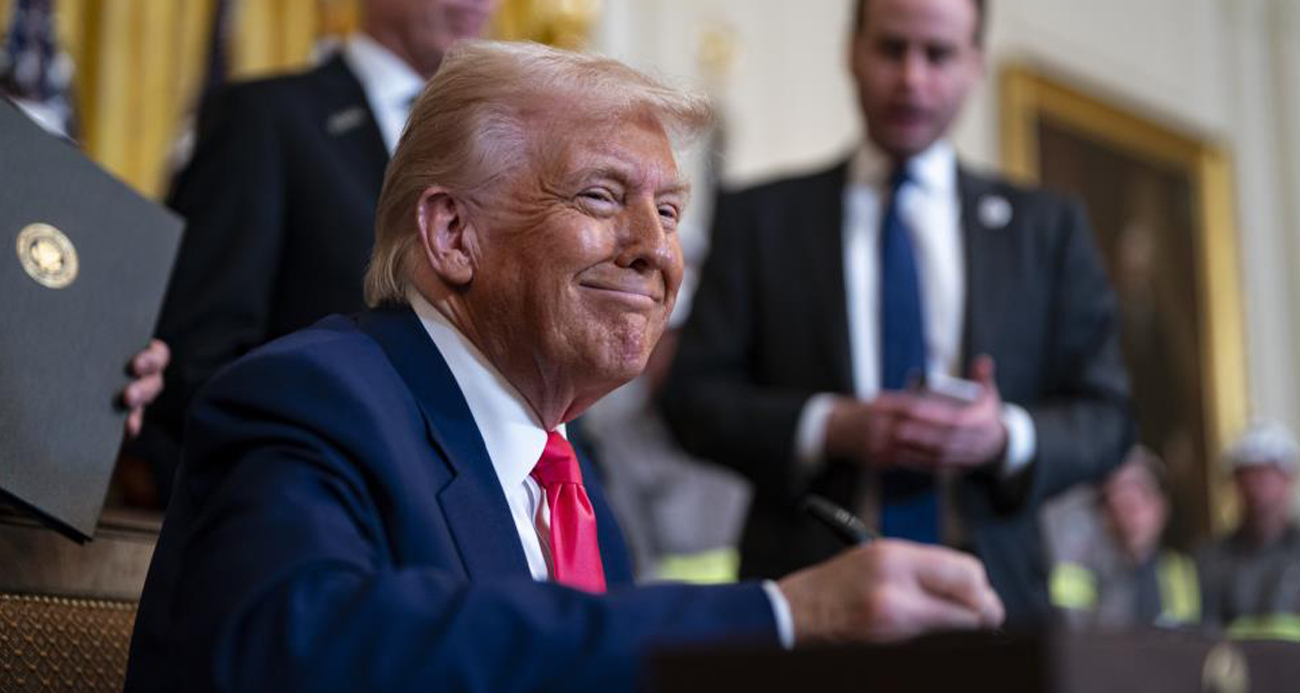 Trump Demokratları Suçladı ve SNAP Yardımlarını Tehdit Etti